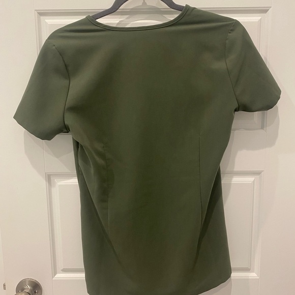 Figs scrub top - Picture 2 of 4